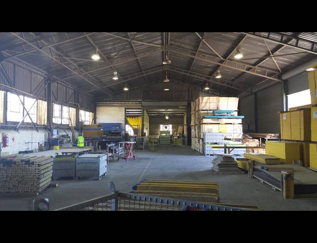 1,000M² FACTORY TO LET IN BLACKHEATH INDUSTRIAL